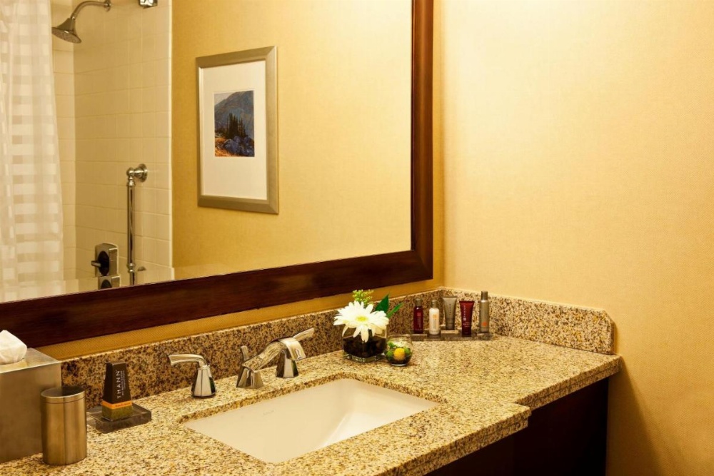 Room image 4